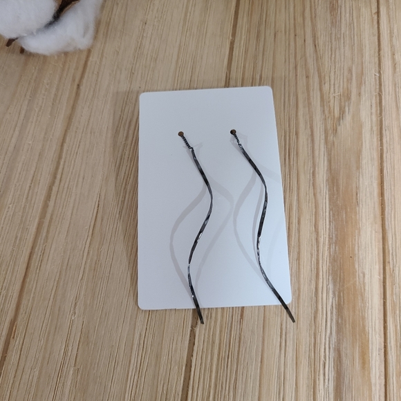 🖤🖤NEW🖤🖤CASUAL!! Threaded Spiral Earrings in BLACK 🖤🖤 - Picture 16 of 16